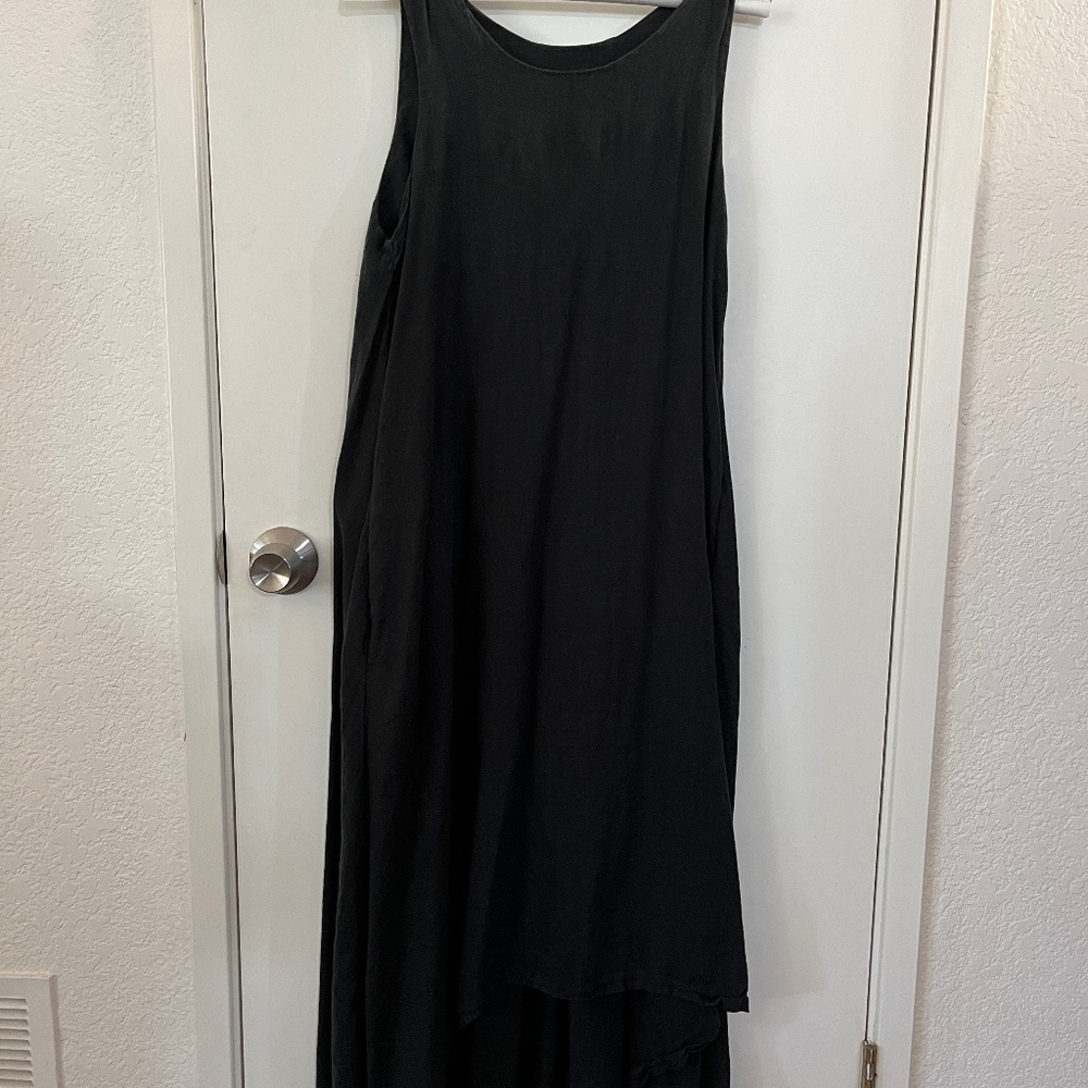 Black Crane Gathered Back Linen Dress - size M